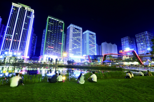 南明區(qū)首屆大數(shù)據(jù)“創(chuàng)新創(chuàng)業(yè)·智匯南明”雙創(chuàng)季活動(dòng)