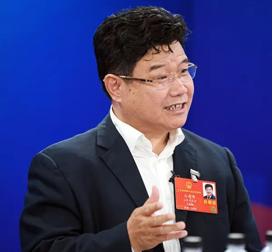 孫建博代表：將森林康養(yǎng)納入國家戰(zhàn)略和規(guī)劃實施范圍