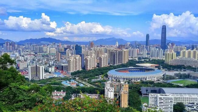 深圳市委六屆十次全會(huì)對(duì)大力發(fā)展戰(zhàn)略性新興產(chǎn)業(yè)做出了新的決策部署