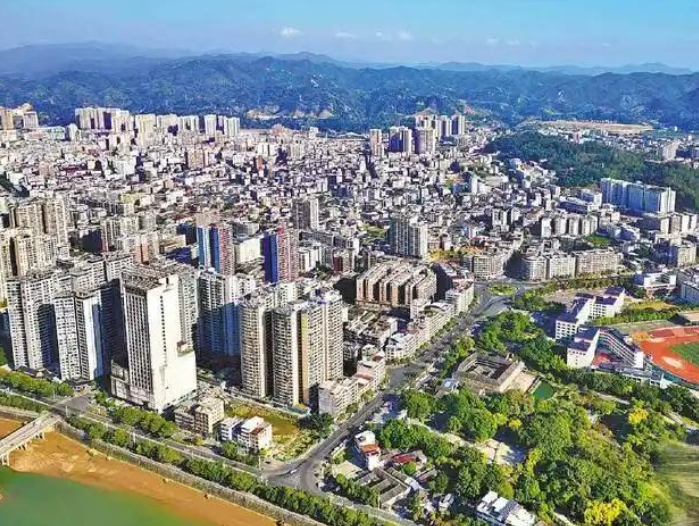 “十五五”縣域經濟發展戰略思考和建議 “十五五”縣域經濟發展戰略思考和建議